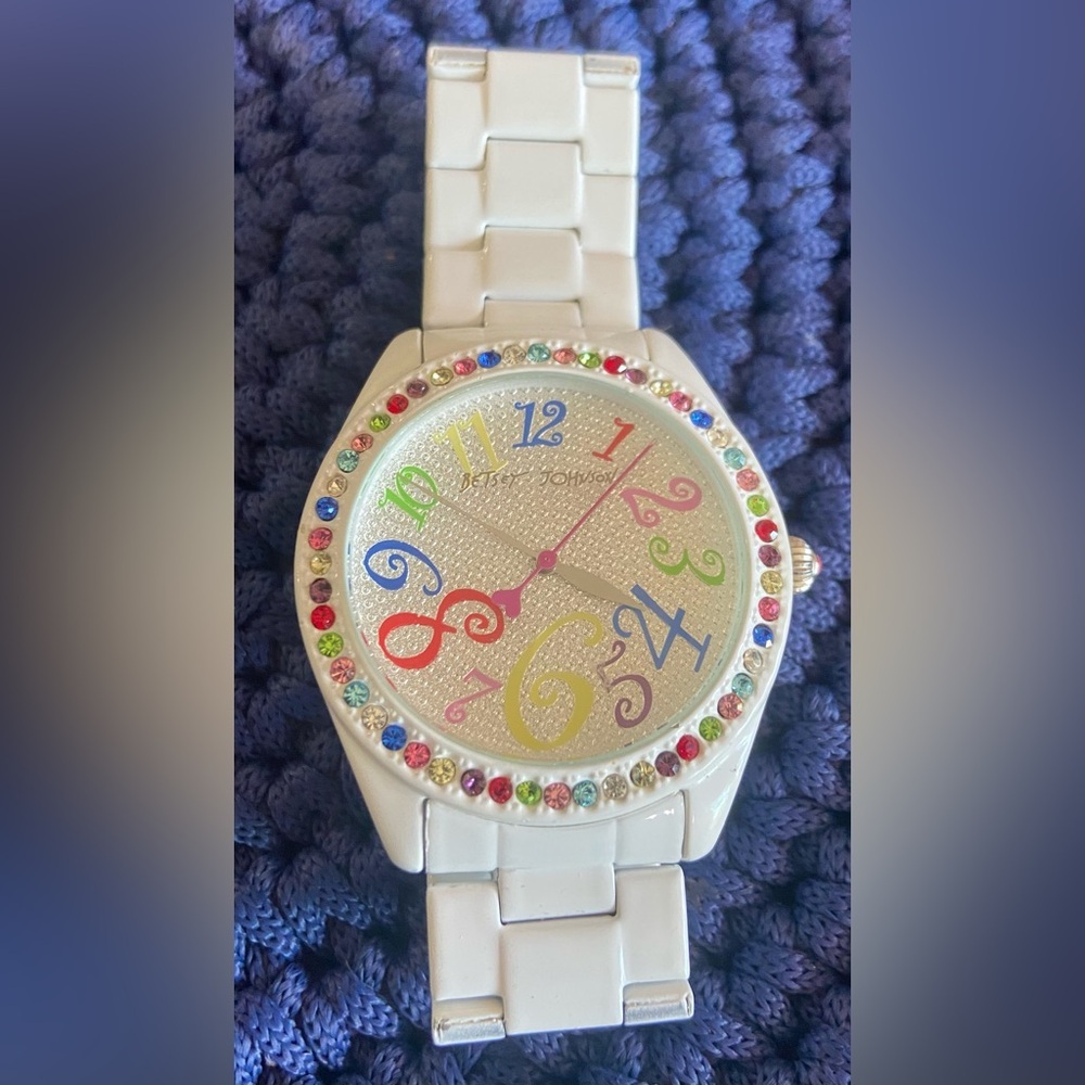 Betsey Johnson Vtg BJ00048-04 White Crystal Accent Bezel Watch-Needs New Battery